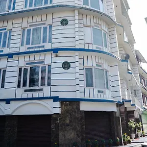 De Sapphire Hotel