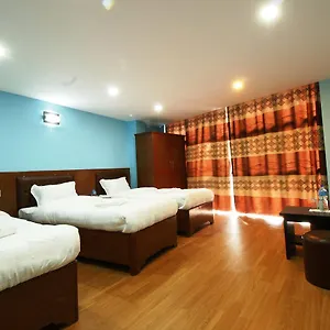 Everest Hotel